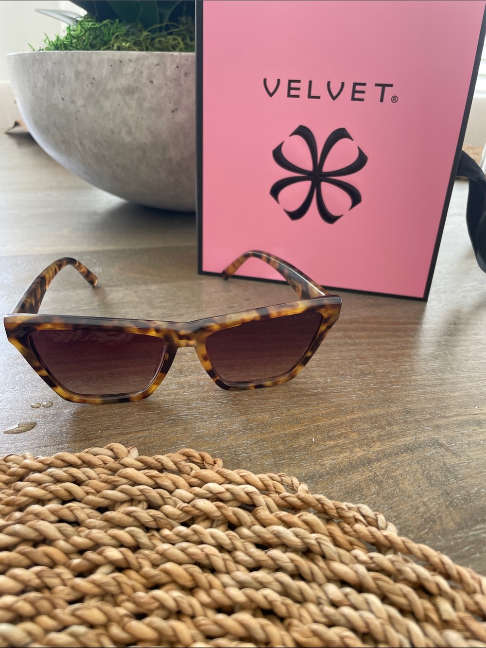 Velvet Tortoiseshell Cat-Eye Sunglasses with Brown Gradient Lenses